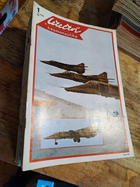 Časopis Letectví a kosmonautika 1982, komplet, 26 kusů